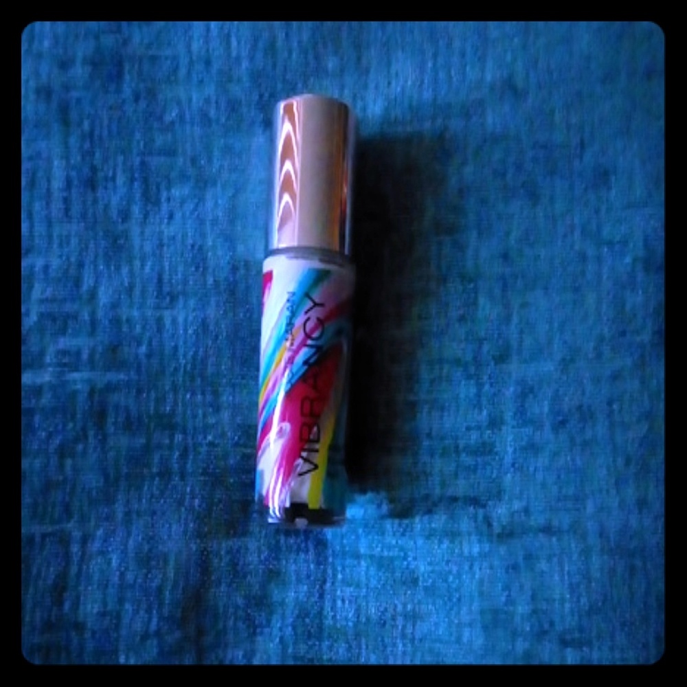 Josie Maran Vibrancy Foundation